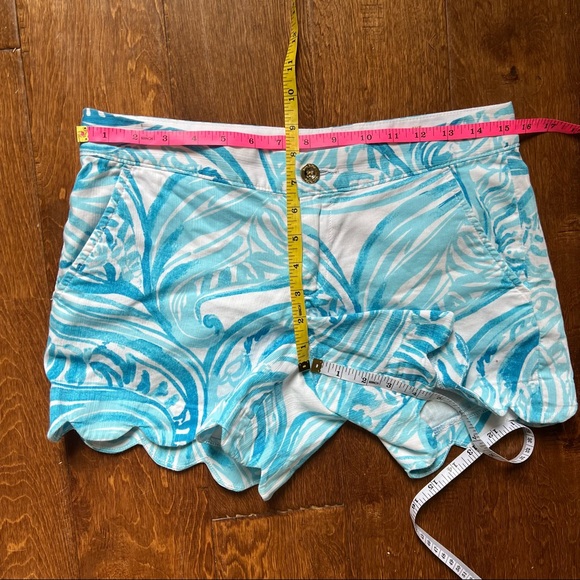 Lilly Pulitzer Buttercup Scalloped Tiger Print Shorts size 2 - Picture 5 of 8